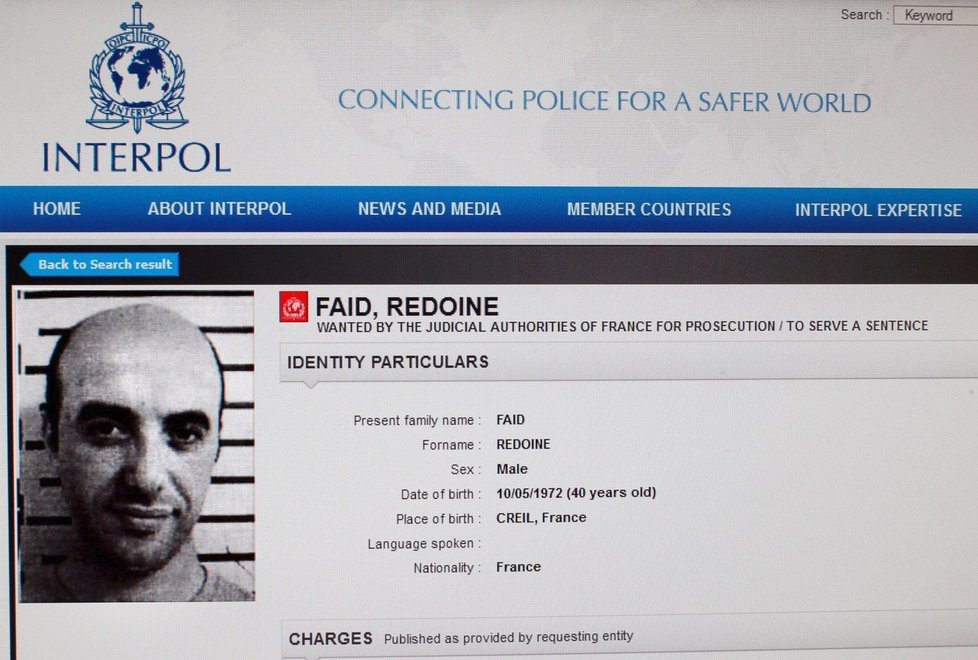 Zloděj Redoine Faid uprchl z vězení pomocí helikoptéry.