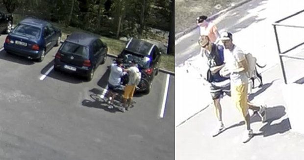 Dva zloději bezostyšně nakráčeli k autu a ukradli jízdní kolo. Oba hledá policie