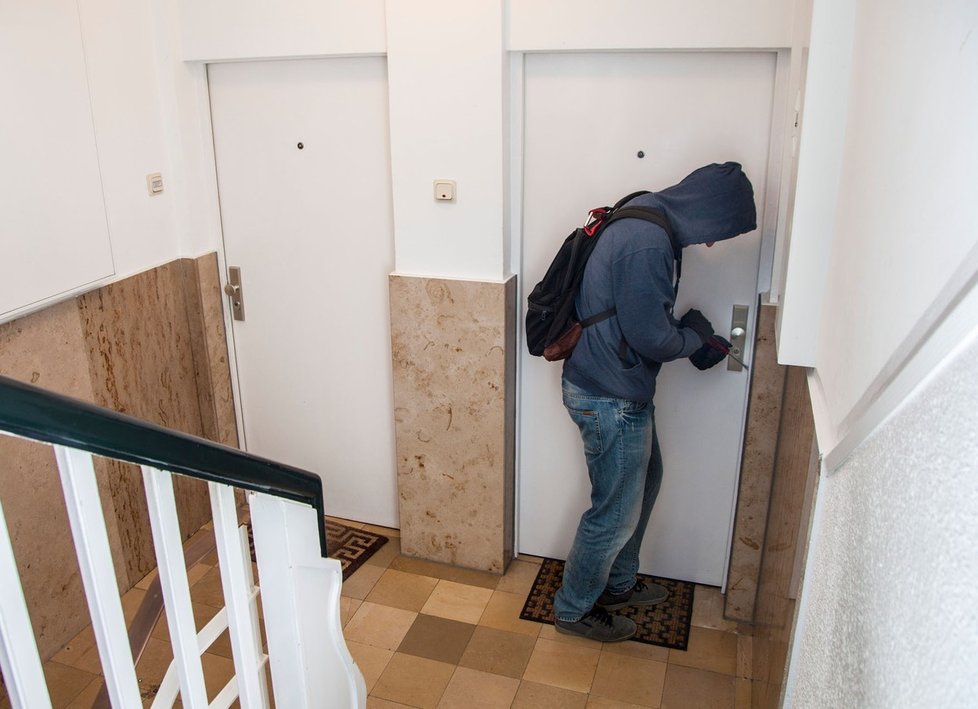Před zloději si musíte svůj domov řádně zabezpečit.