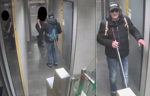 To je hnus! Zloději v metru okradli dva nevidomé! Jednoho z poškozených policisté hledají