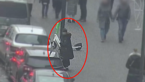 Postrach pražských obchodů: Zlodějky si do auta naložily kradené oblečení za 70 tisíc!