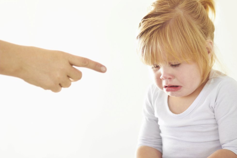 Dětské fňukání a kňourání dokáže dospělé pěkně vytočit.