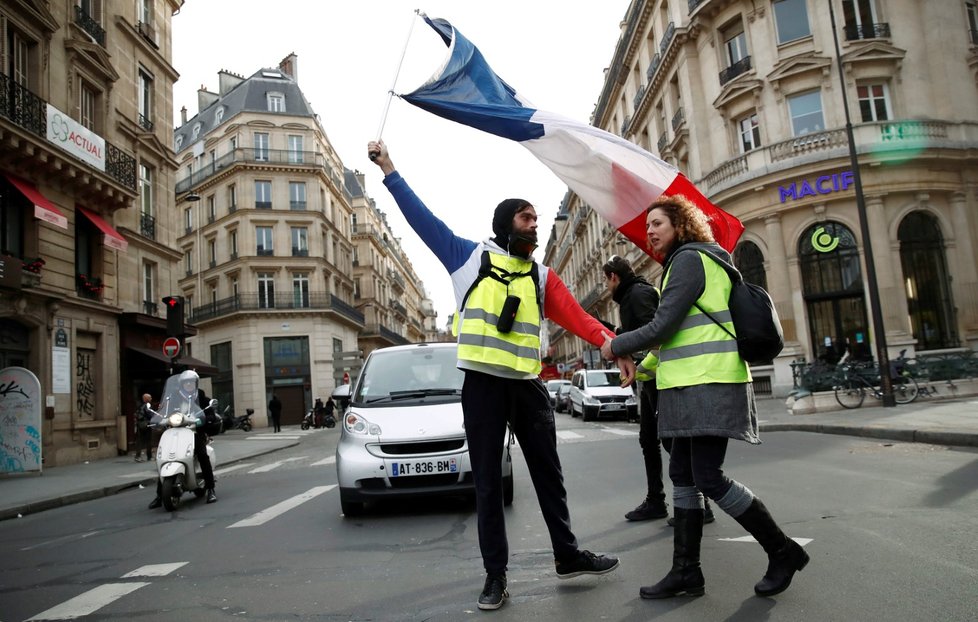 V Paříži proběhly další protesty žlutých vest. (22. 12. 2018)