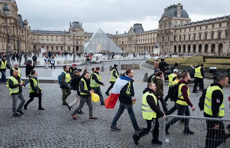 V Paříži proběhly další protesty žlutých vest. (22.12.2018)