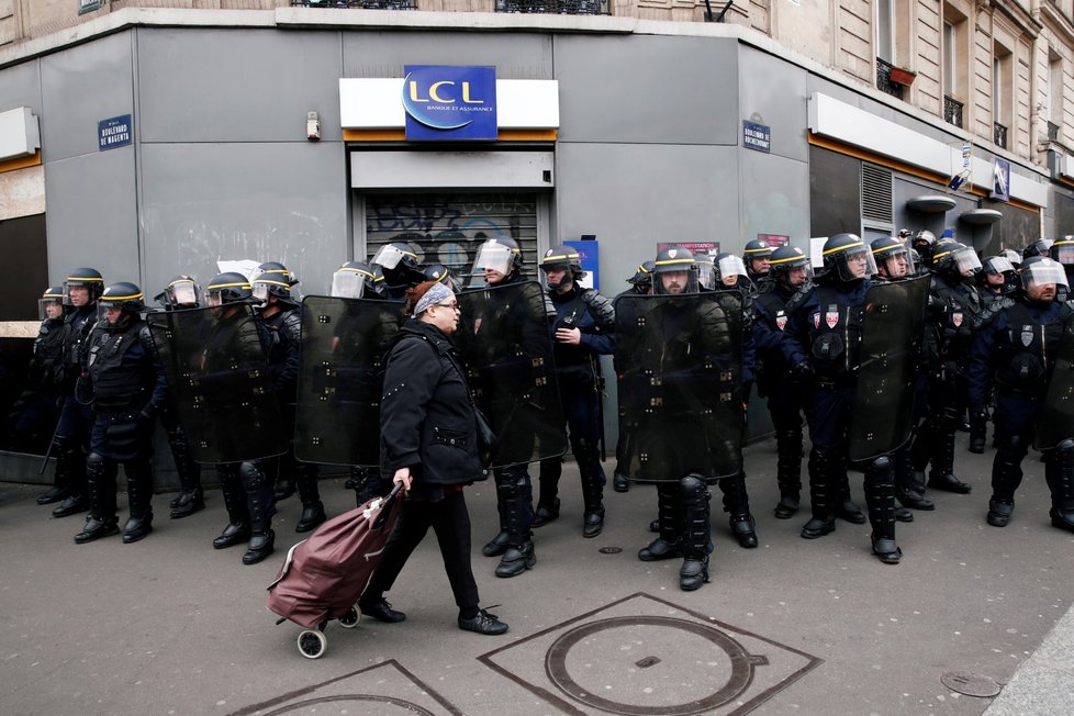 Ve Francii pokračovaly protesty žlutých vest. (23.3.2019)