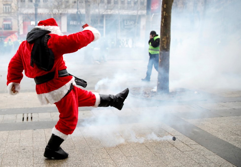 Protesty takzvaných žlutých vest v Paříži (15.12.2018)