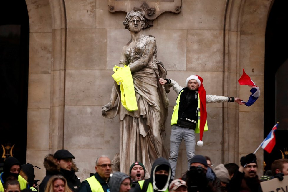 Protesty takzvaných žlutých vest v Paříži (15. 12. 2018)