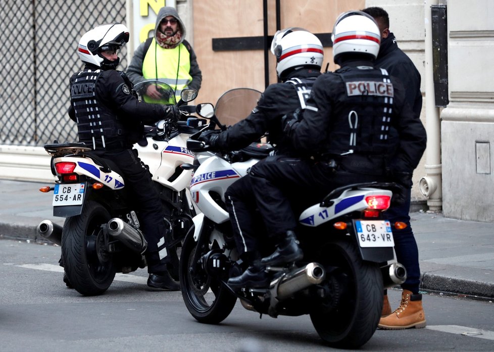 Protesty takzvaných žlutých vest v Paříži (15. 12. 2018)