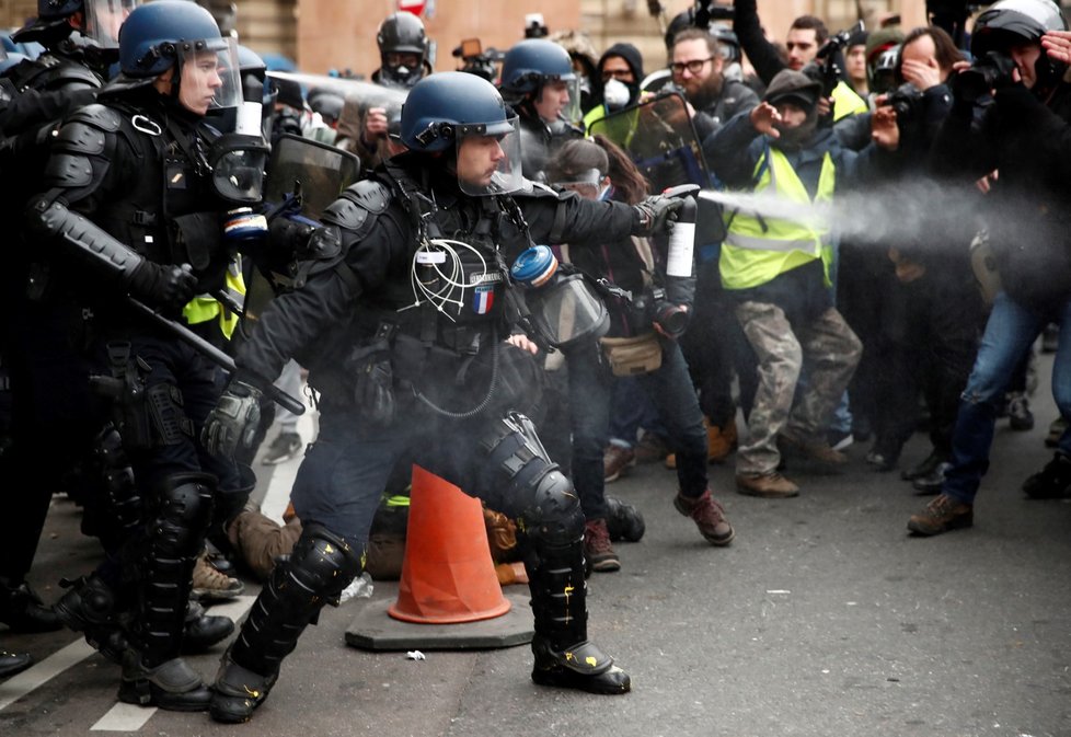 Protesty takzvaných žlutých vest v Paříži (15.12.2018)