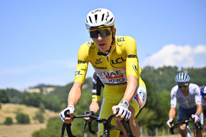 Tour de France ONLINE: Peloton s Pogačarem dál stíhá uprchlíky, Češi mimo hlavní balík Tour de France ONLINE: Peloton s Pogačarem dál stíhá uprchlíky, Češi mimo hlavní balík