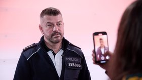 O alkoholu za volantem, policejním ferrari, o 150 na vybraných dálnicích nebo o povinných helmách pro všechny cyklisty. I o tom byla řeč v dalším díle Hráčů. Tentokrát s Jiřím Zlým, šéfem dopravní policie.