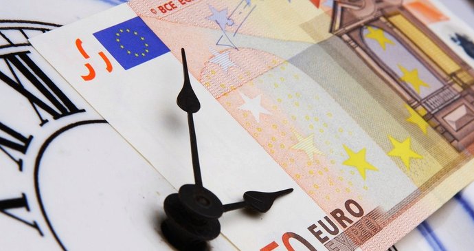 Evropská komise by ráda zastavila střídání času mezi letním a standardním v rámci EU už v roce 2019.