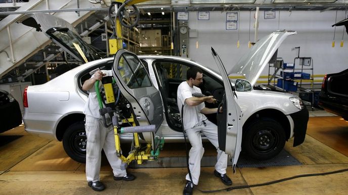 Změny poměrů v automobilovém průmyslu ohrožují v Evropě 9 procent pracovních míst.