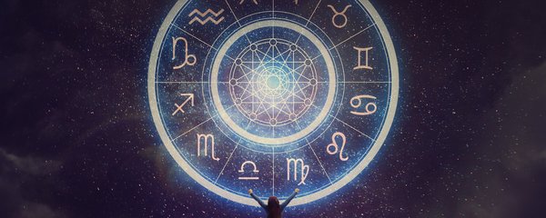 5 znamení zvěrokruhu, která zažijí do konce roku překvapení: Koho potěší peníze navíc a kdo se může těšit na lásku?