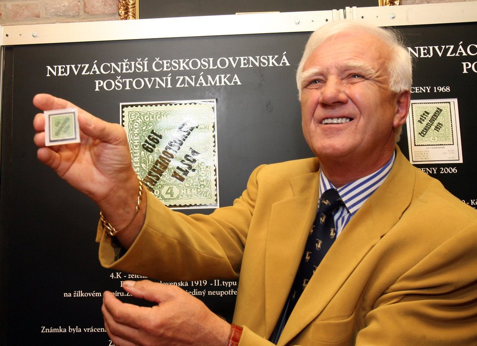 Ludvík Pytlíček nasbíral za svůj život známky za 100 milionů korun!