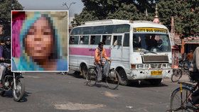 Dva muži v jedoucím autobuse znásilnili mladou matku. Činu přihlížela její dcera.