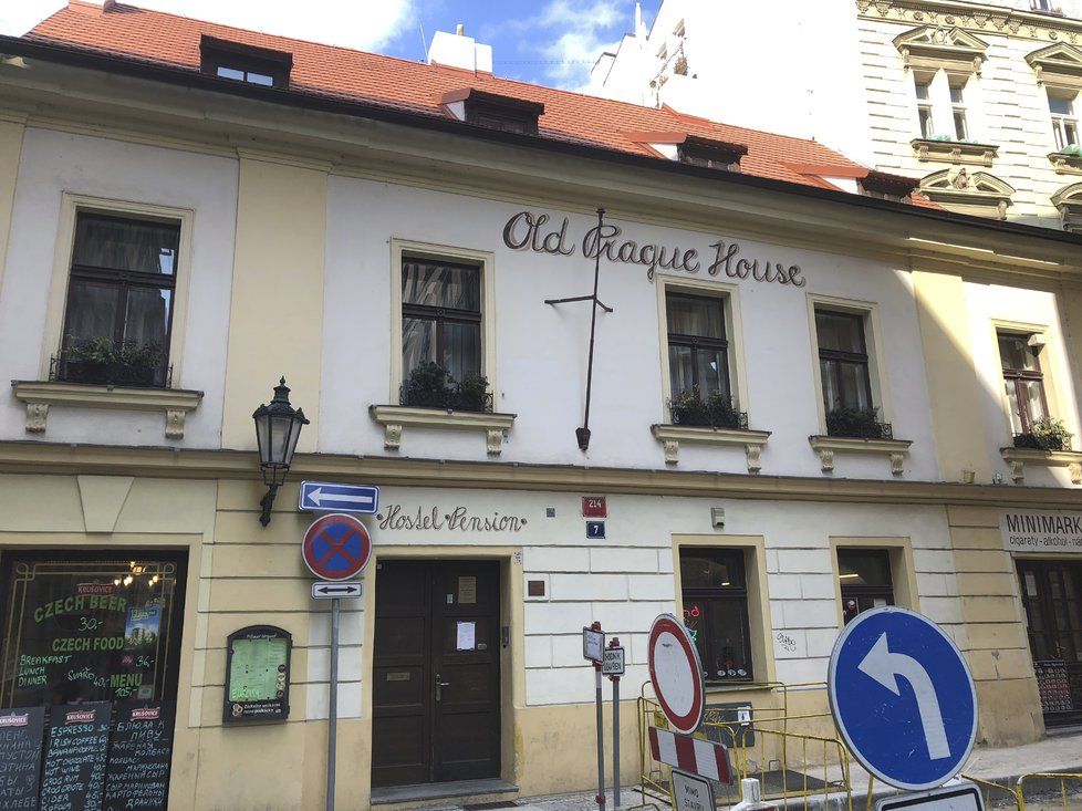 Ke znásilnění mělo dojít v Náprstkově ulici v místním hostelu.