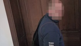 Otčím, který Aničku roky znásilňoval. Tvář nemůžeme zveřejnit kvůli ochraně totožnosti jeho oběti.