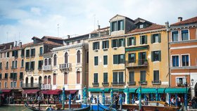Italské Benátky chtějí dál omezovat davy turistů.