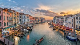 Italské Benátky chtějí dál omezovat davy turistů.