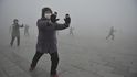 Znečištění v Pekingu několikanásobně překonalo limity.