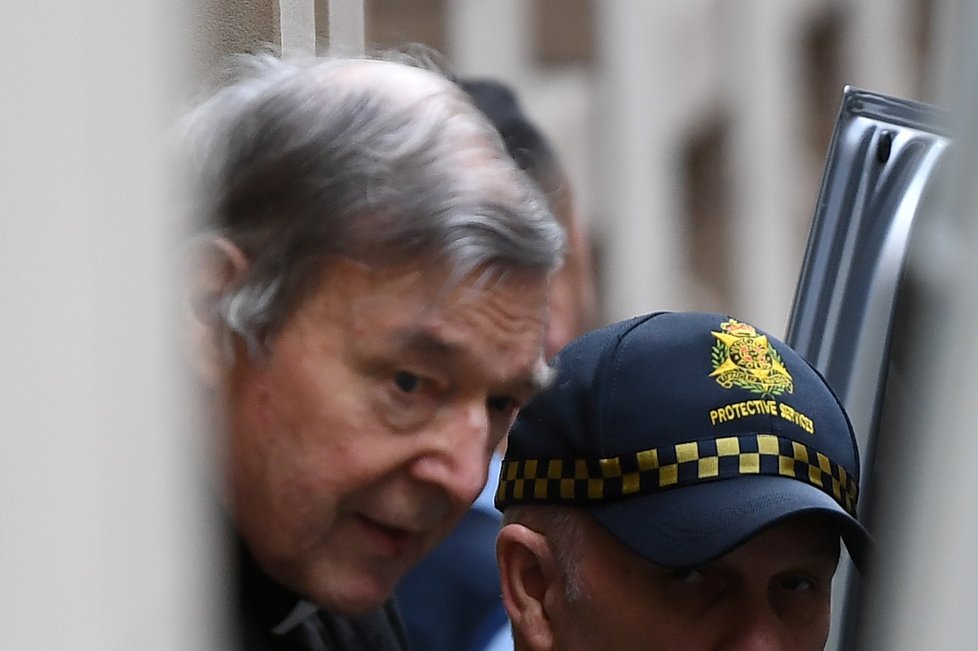 Kardinál George Pell přijíždí k nejvyššímu soudu v Melbourne (20.8.2019)