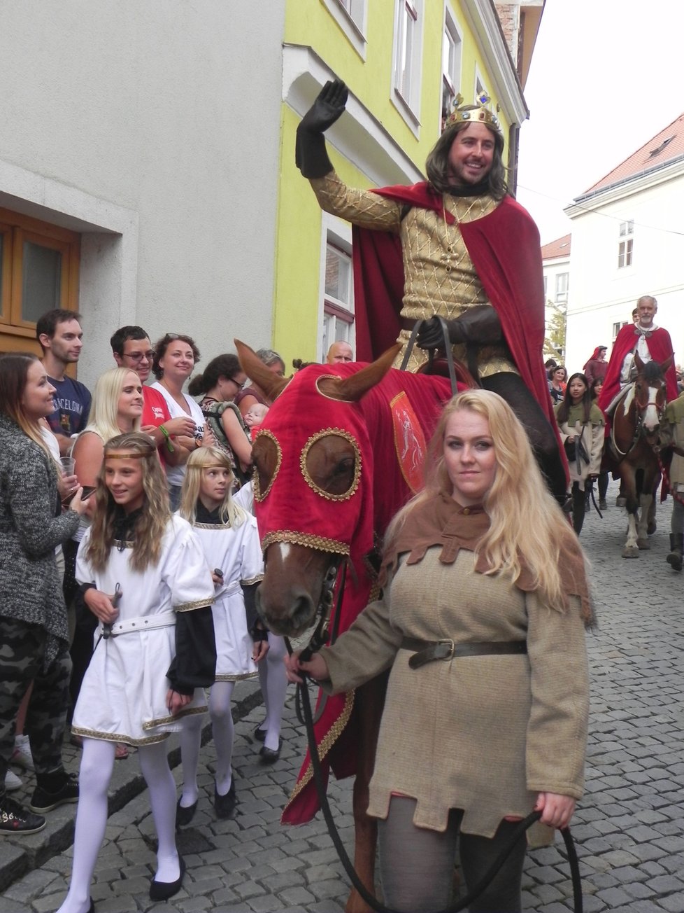 Na 36. ročník Znojemského historického vinobraní dorazilo od pátku do neděle více než 84 tisíc návštěvníků z Česka i zahraničí.