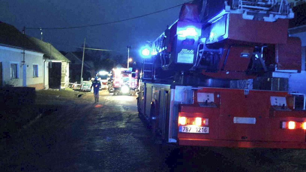 Tragická noc na Znojemsku: Při požáru tu zemřely tři děti!