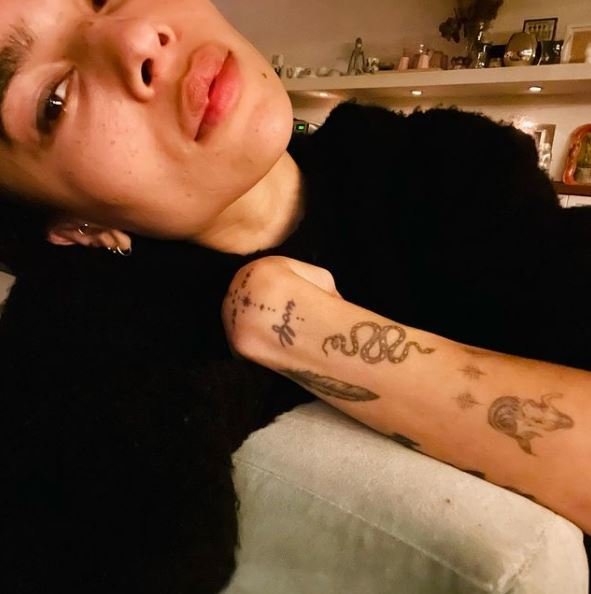 Zoë Kravitz a její tetování