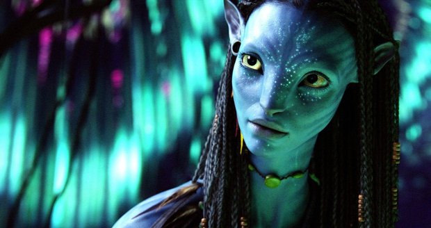 Zoe ve filmu Avatar jako Neytiri