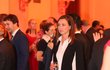 Výtvarnice a partnerka Felixe Slováčka Lucie Gelemová na recepci pořádané čínskou ambasádou v pražském paláci Žofín (25. 9. 2019)