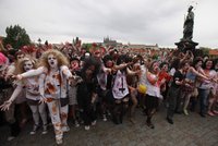 Praha plná mrtvol: V sobotu proběhl Zombie Walk. Píše se o nás i v Německu
