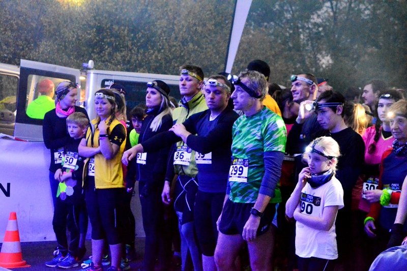 Krvaví lidé s bílými tvářemi na Vítkově. Závod Zombie Run přilákal vášnivé běžce.