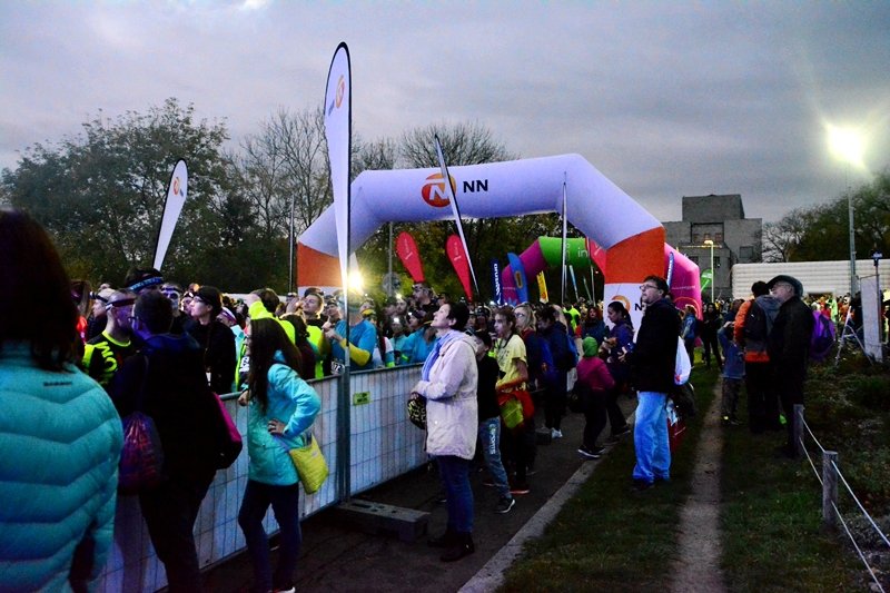 Krvaví lidé s bílými tvářemi na Vítkově. Závod Zombie Run přilákal vášnivé běžce.