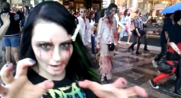 Pražský Zombie Walk: Mrtví kráčejí mezi námi!