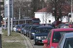 Kvůli parkování v Praze 4 už musíte zajet na pracoviště v Braníku (ilustrační foto).