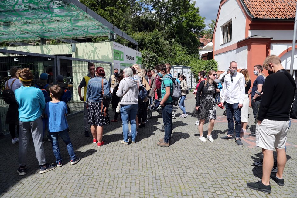 Zoo Praha musela kvůli naplnění  kapacity 30. května 2020 ve 13:00 zavřít.