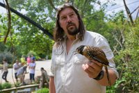 Pěvci ze Sečuánu mají v pražské zoo nové obydlí, voliéra stála 12 milionů