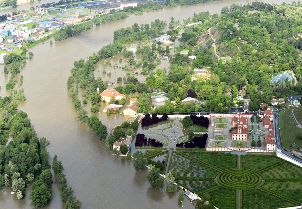 Tahle voda může Prahu stát až 400 milionů