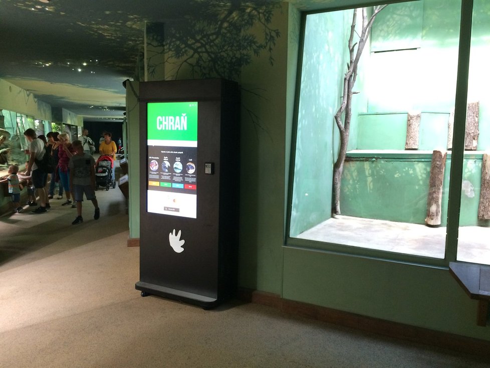 Na území Zoo Praha se nacházejí nové terminály. Pomocí nich lidé mohou přispívat na ohrožené živočišné druhy.