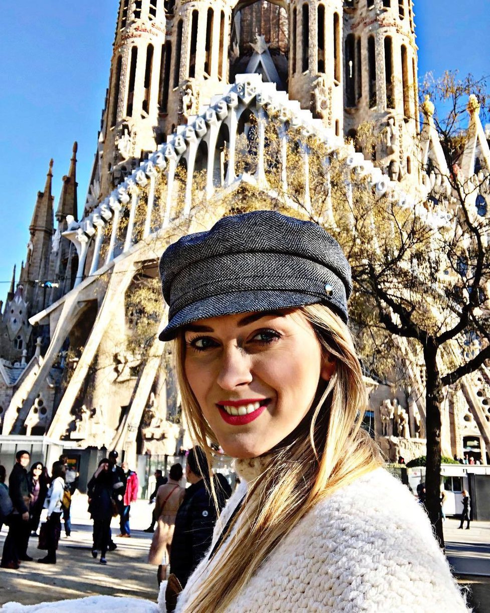 Zorka Hejdová (27) vyrazila s manželem do Barcelony. Místo toho, aby se vyfotili spolu, vyblýskli si před Sagrada Familia selfie každý sám.