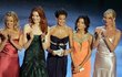 Zoufalé manželky v plné parádě - zleva Felicity Huffman, Marcia Cross, Teri Hatcher, Eva Longoria a Nicollette Sheridan