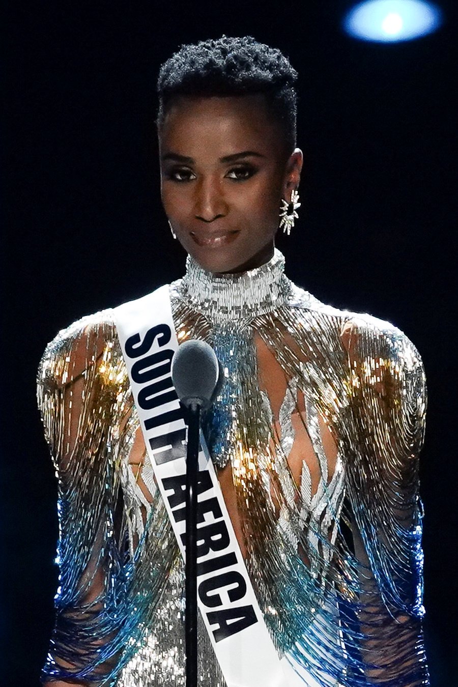 Novou Miss Universe se stala Zozibini Tunziová z Jižní Afriky.