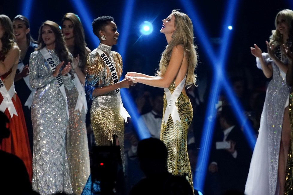 Novou Miss Universe se stala Zozibini Tunziová z Jižní Afriky.