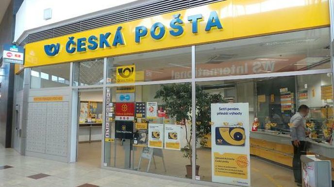 Pošta v nákupním centru u Modřic, kam se obžalovaný vypravil s výhrůžným textem na lístku.