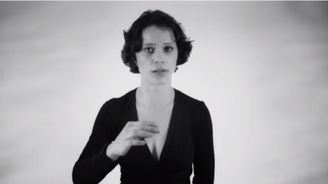 Žena ve videu vám předvede, jak vypadá polyfonní zpěv