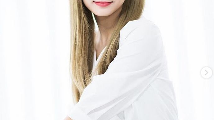 Zpěvačka Tzuyu, podle ankety 100 Most Beautiful Faces nejkrásnější tvář světa. 