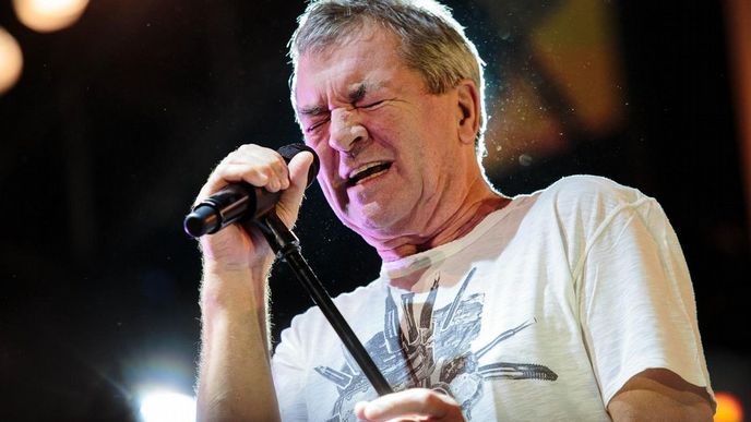 Zpěvák Ian Gillan ze skupiny Deep Purple