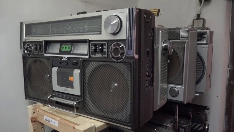 Zpěvák Matěj Ruppert je vášnivým sběratelem boomboxů.