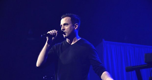 Hvězda popu 90. let, zpěvák Tommy Page (†46) spáchal sebevraždu.